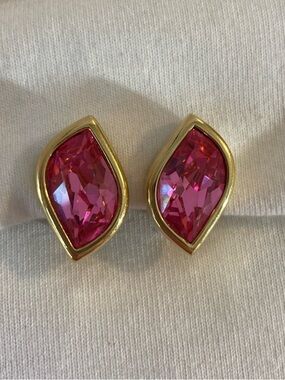 SAL Signed Pink Swarovski Crystals Vintage Clip Earrings
